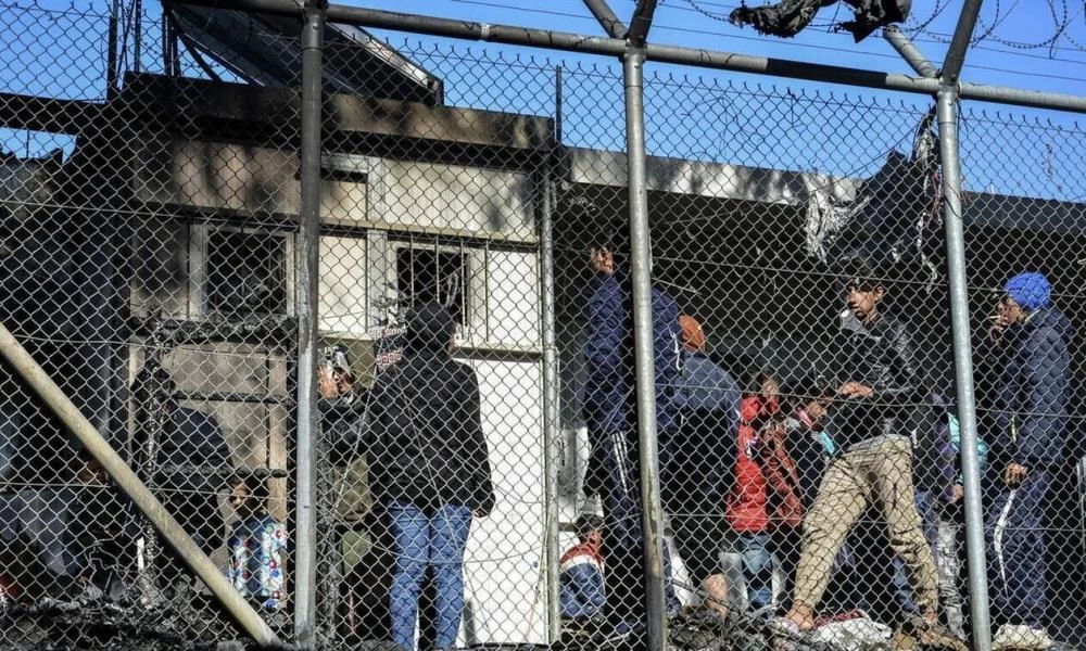 Κορονοϊός: Κλιμάκιο του ΕΟΔΥ στο κέντρο φιλοξενίας Μαλακάσας